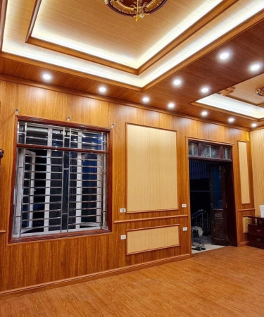THI CÔNG TRẦN NHỰA PVC NANO GIẢ GỖ
