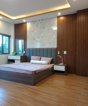 THI CÔNG TẤM ỐP TƯỜNG NHỰA LAM SÓNG